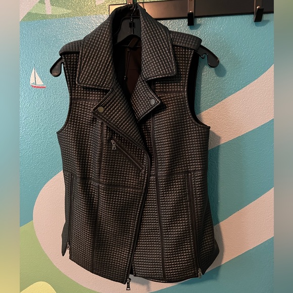 🖤 🆕 BCBG Maxazria Faux Leather Moto Vest - Picture 3 of 12